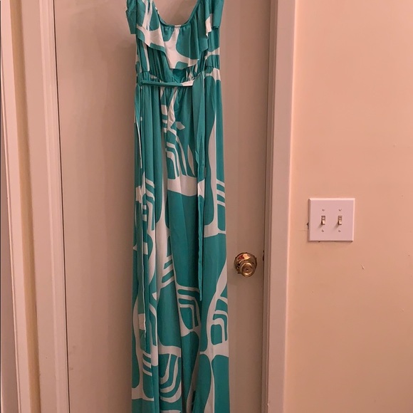 A lady evening out all in one - Picture 2 of 4